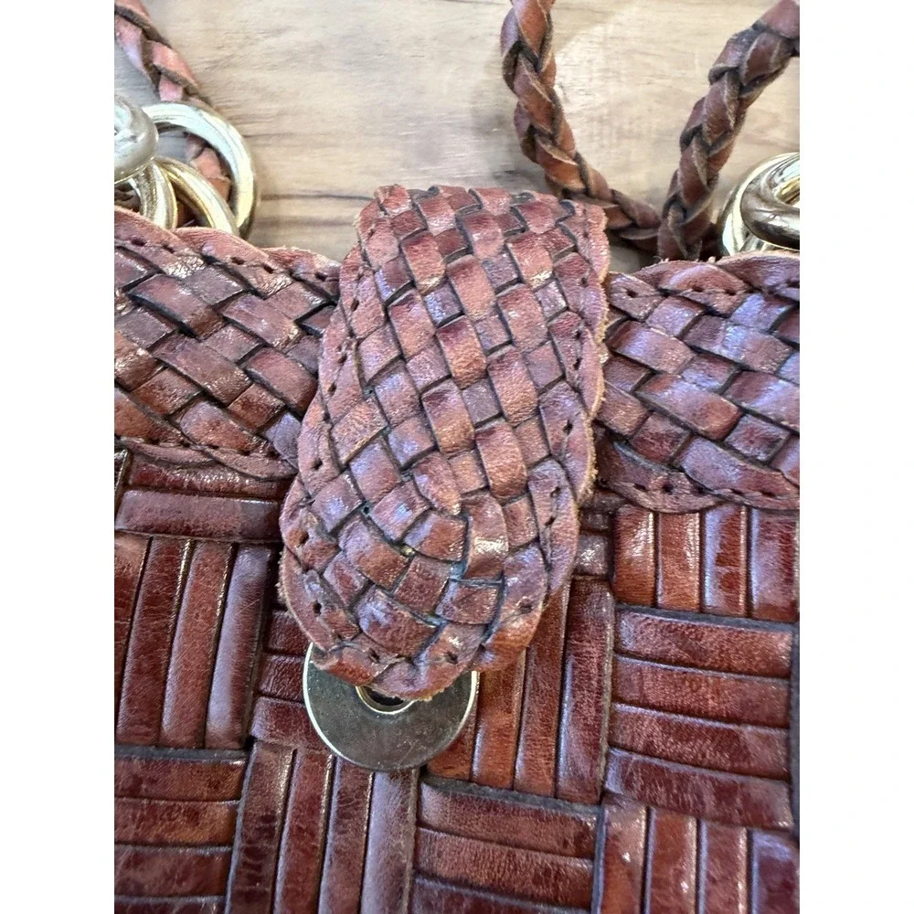 Vintage CEM Woven Leather Handbag Bucket Basket Weave Magnetic Snap Boho 80s 90s